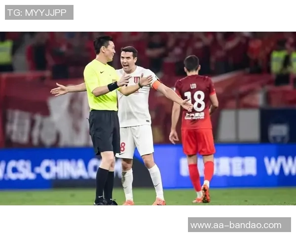 海港俱乐部瞄准周定洋目标明确双方已展开深入洽谈 海港俱乐部瞄准周定洋目标明确双方已展开深入洽谈