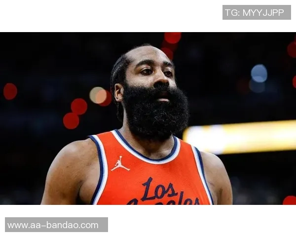 哈登首节表现抢眼轻松拿下11分3篮板2助攻正负值高达14